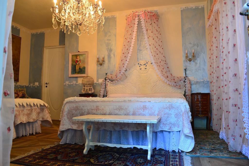 ديسينسانو ديل غاردا La Maison Delle Favole الغرفة الصورة