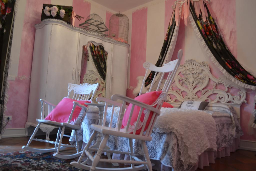 ديسينسانو ديل غاردا La Maison Delle Favole الغرفة الصورة