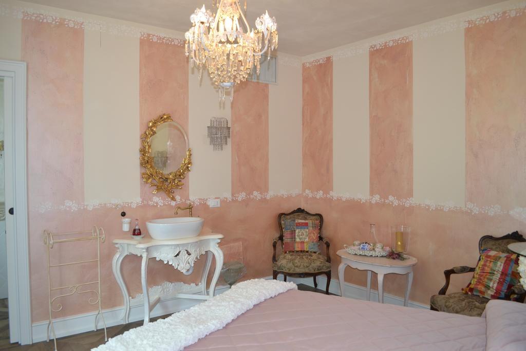 ديسينسانو ديل غاردا La Maison Delle Favole الغرفة الصورة