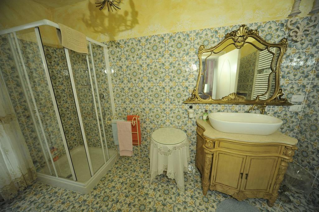 ديسينسانو ديل غاردا La Maison Delle Favole الغرفة الصورة