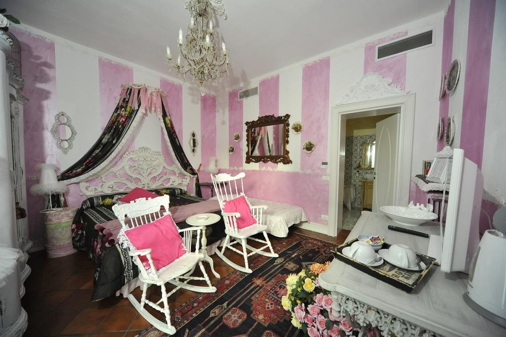 ديسينسانو ديل غاردا La Maison Delle Favole الغرفة الصورة